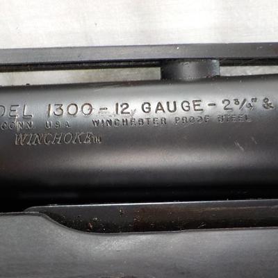 Winchester Defender Model 1300 , 12 gauge , pump shot gun, 2.75 & 3 in./est.$300 to $500.