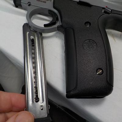 Smith & Wesson Sports Target 22 LR Cal. mod. 223-1 pistol SA. est. $150 to $300..