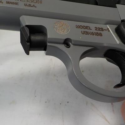 Smith & Wesson Sports Target 22 LR Cal. mod. 223-1 pistol SA. est. $150 to $300..