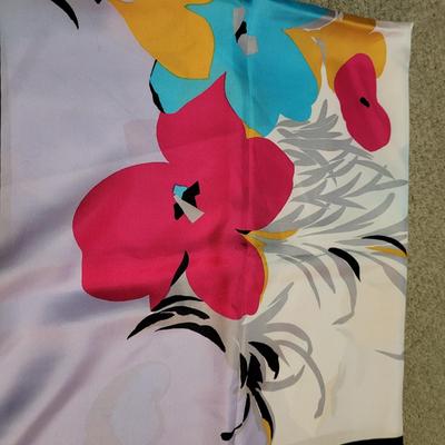 HermÃ¨s Texas Wildlife Silk Scarf & More (PC1-CE)