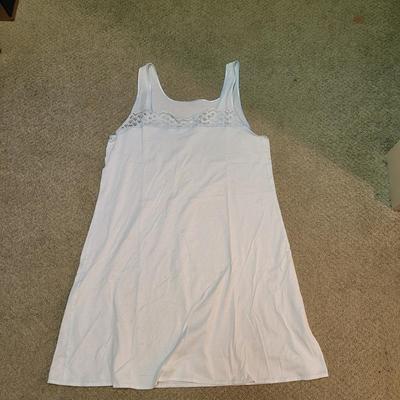 Womenâ€™s Sz M Robes and Pajamas (PC1-CE)