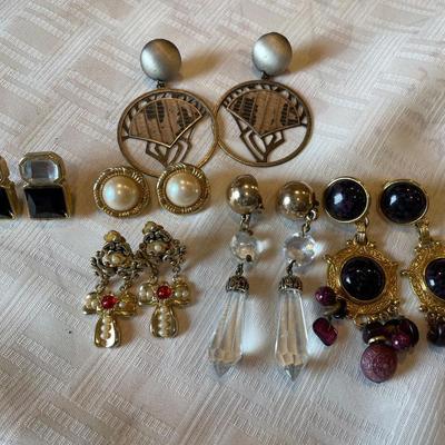 6 pairs of clip on earrings