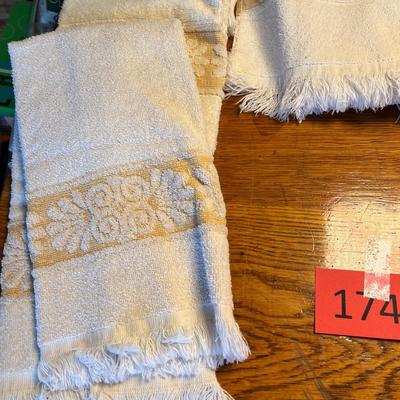 Vintage Woven Pattern towels