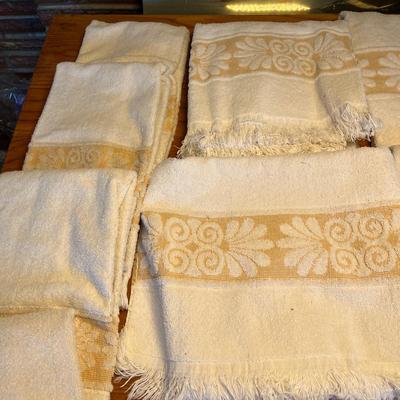 Vintage Woven Pattern towels