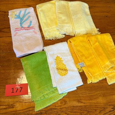 Lot of decorative hand towels