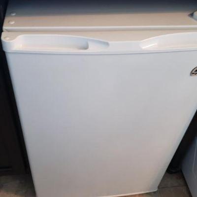 Igloo refrigerator 
$75