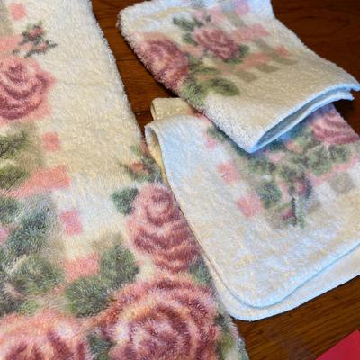 Roses Print Towels & Wash Clothes