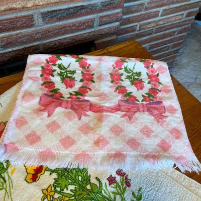 Vintage floral print towels