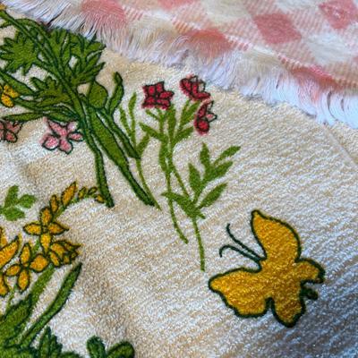 Vintage floral print towels