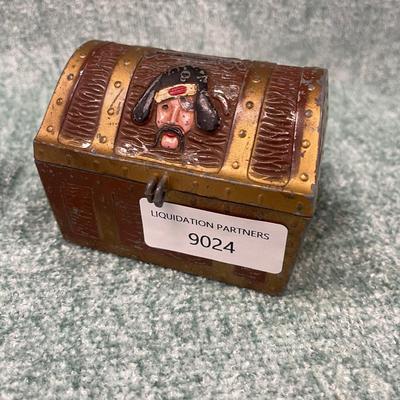 Pirates Chest 4â€ Figurine