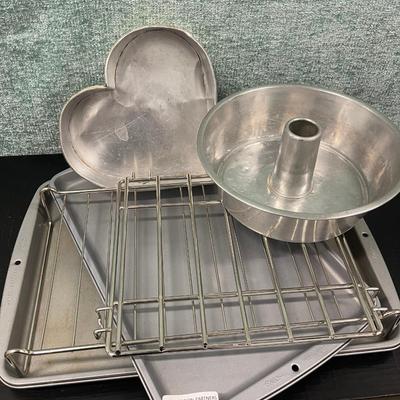 Stainless Steel Baking Pans and Baking Sheets