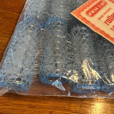 Vintage spring curlers nip