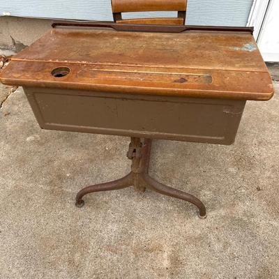 Very vintage desk