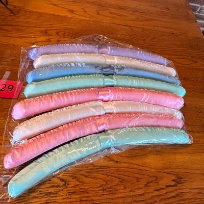NIP Padded hangers