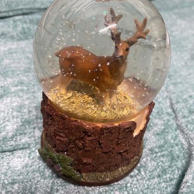 Reindeer Snowglobe Music Box