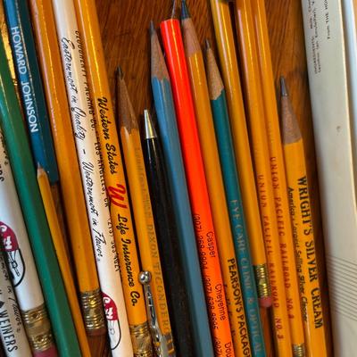Lot of vintage pencils