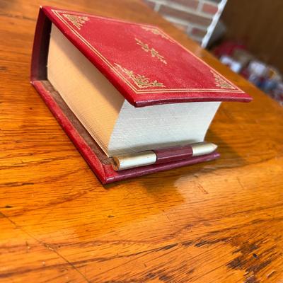 Vintage globe bank and note pad
