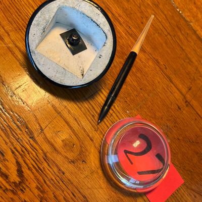 Schaefer Pen & stand