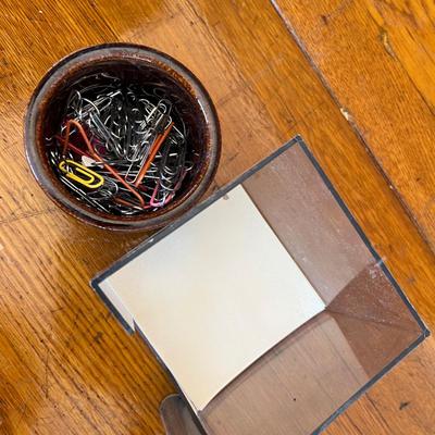 Notepad & paperclips