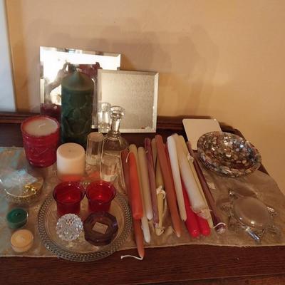 ASSORTMENT OF CANDLES AND CANDLE HOLDERS