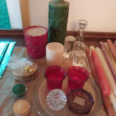 ASSORTMENT OF CANDLES AND CANDLE HOLDERS