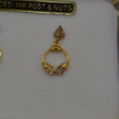 14k Black Hills Gold Earrings in Box 1.4g