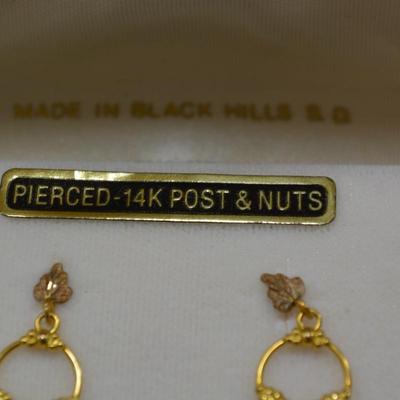 14k Black Hills Gold Earrings in Box 1.4g