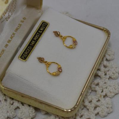 14k Black Hills Gold Earrings in Box 1.4g