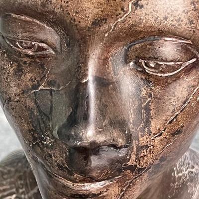 Egyptian Queen Nefertiti statue head