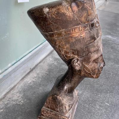 Egyptian Queen Nefertiti statue head