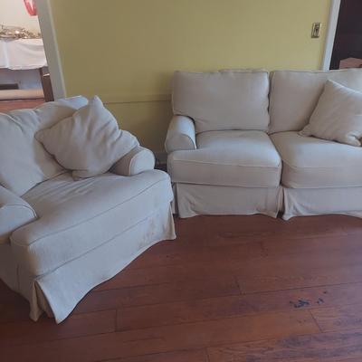 Chair and Loveseat with Slipcovers (LR-BBL)