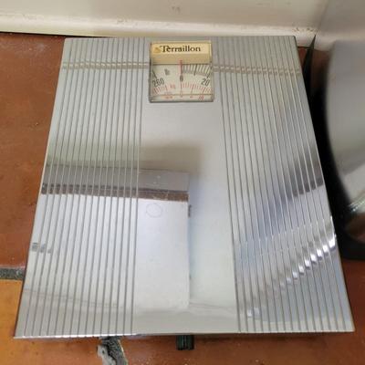Terraillon Scale, Chrome Trashcan and Paper Towel Holder (L-DW)