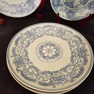 Vintage Chinese Plates & Wooden Stands  (DR-JS)