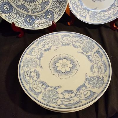 Vintage Chinese Plates & Wooden Stands  (DR-JS)