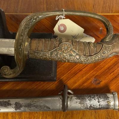 WW2 JAPANESE OFFICERS PARADE SWORD WITH SCABBARD/ HANGER