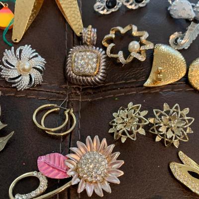 Estate Jewelry Lot Pins Earrings