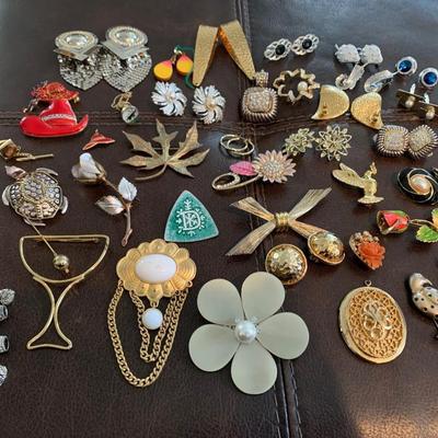 Estate Jewelry Lot Pins Earrings