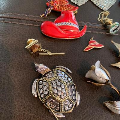 Estate Jewelry Lot Pins Earrings