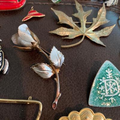 Estate Jewelry Lot Pins Earrings