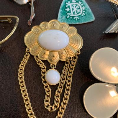 Estate Jewelry Lot Pins Earrings