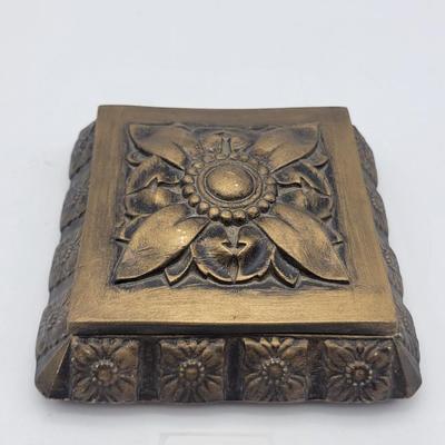 Metal trinket box
