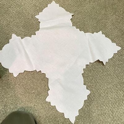 Fine Linens: Lace, Crochet, Embroidery & More (BR1-SS)