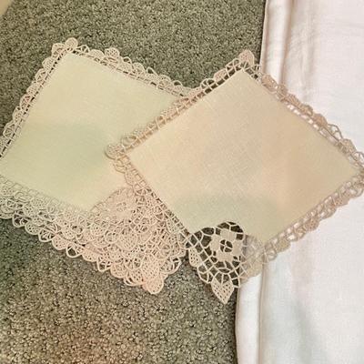 Fine Linens: Lace, Crochet, Embroidery & More (BR1-SS)