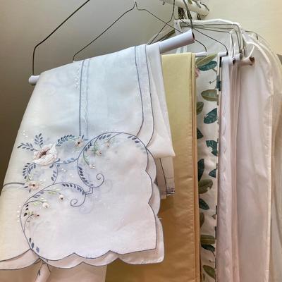 Fine Linens: Lace, Crochet, Embroidery & More (BR1-SS)