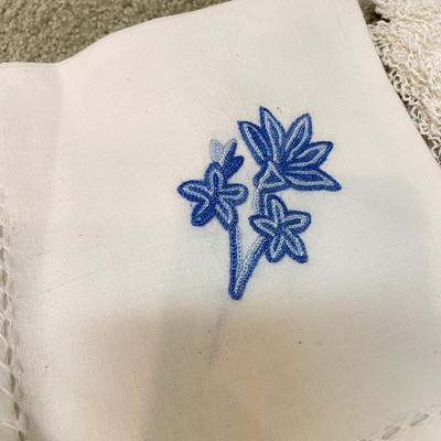 Fine Linens: Lace, Crochet, Embroidery & More (BR1-SS)