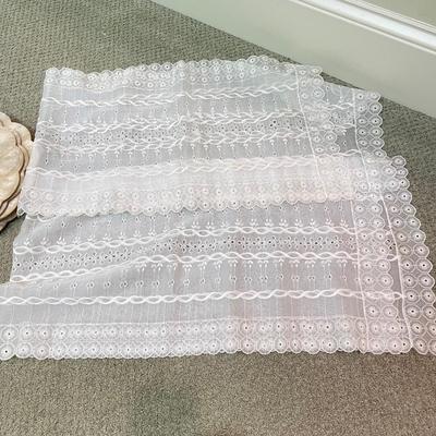Fine Linens: Lace, Crochet, Embroidery & More (BR1-SS)