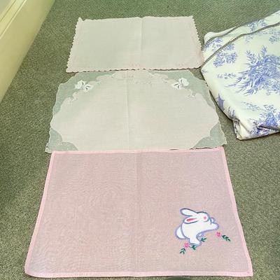 Fine Linens: Lace, Crochet, Embroidery & More (BR1-SS)