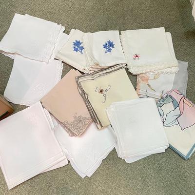 Fine Linens: Lace, Crochet, Embroidery & More (BR1-SS)