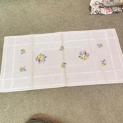 Fine Linens: Lace, Crochet, Embroidery & More (BR1-SS)