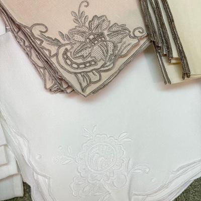 Fine Linens: Lace, Crochet, Embroidery & More (BR1-SS)